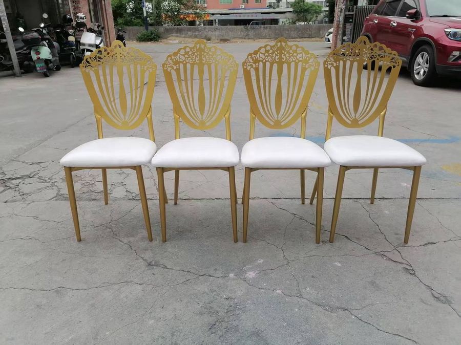 Chaises dorées Chiavari pour événements